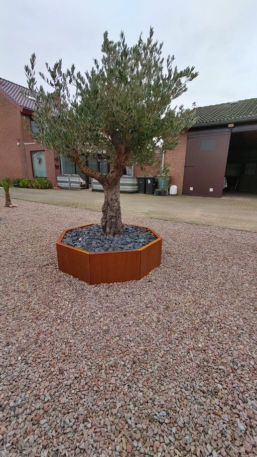 Achthoekige plantenbakken