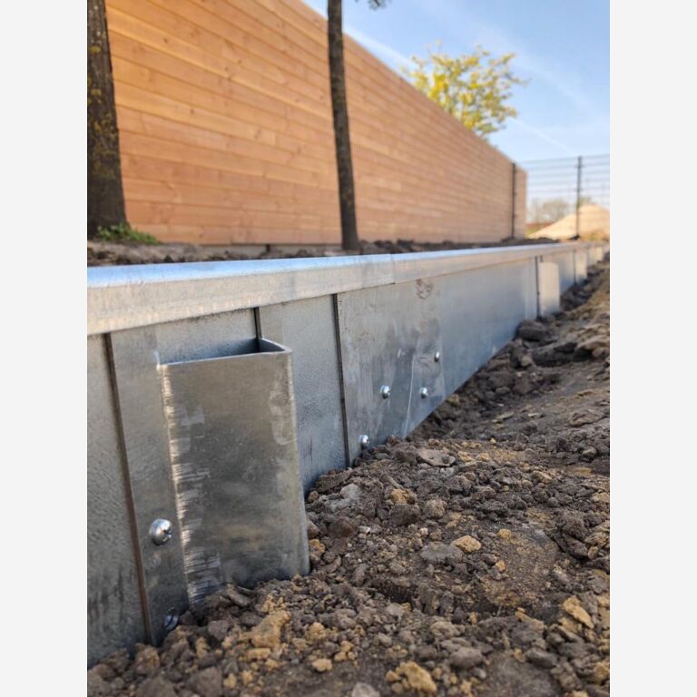 Cortenstaal kantopsluiting geplet 230mm complete set per 15 meter