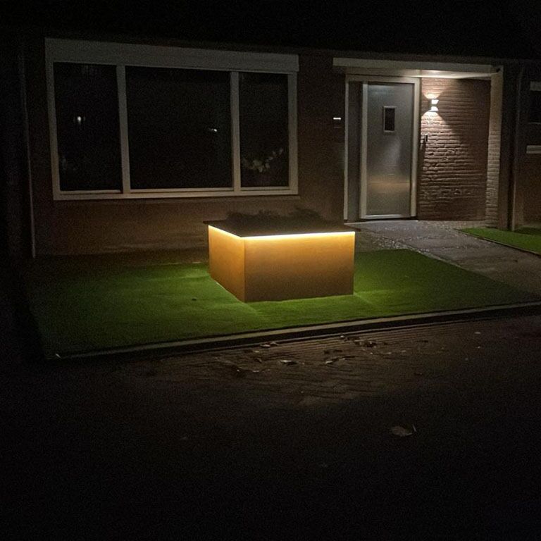 Cortenstaal gelaste plantenbak Alabama met LED 120 x 120 x 80 cm